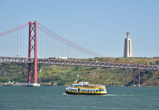 lisbon Ponte 25 de Abril suspension bridge