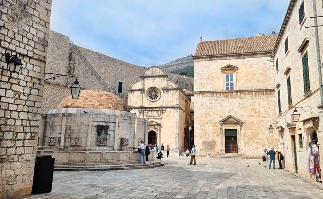 Onofrijeva fountain Dubrovnik